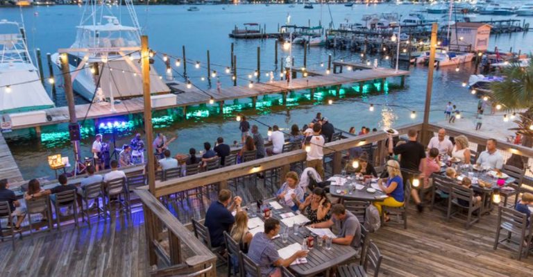 15 Delaware Seafood Shacks Locals Tried To Keep Quiet About