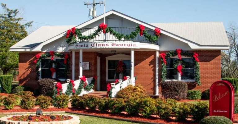 15 Georgia Small Towns That Turn Into Charming Winter Wonderlands For Christmas