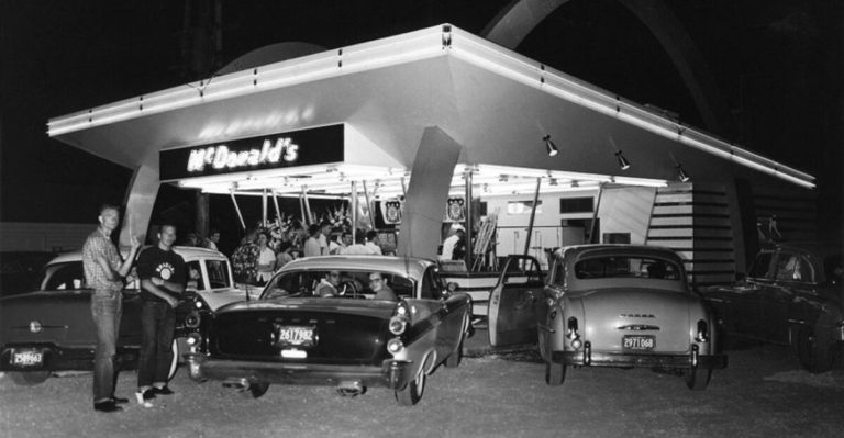 15 Iconic West Coast Chains That Got Their Start In California