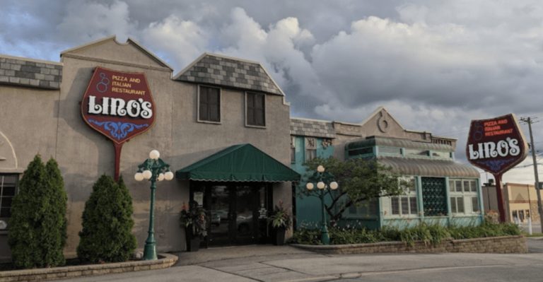 15 Illinois Restaurants That Skip Advertising But Pack In Crowds Nightly