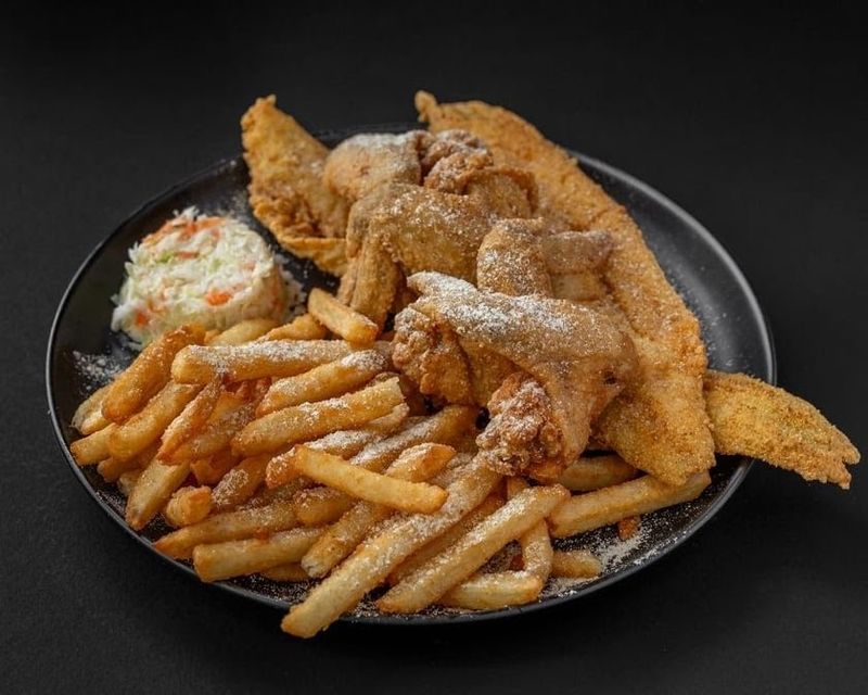 Hip Hop Fish & Chicken, Garrison