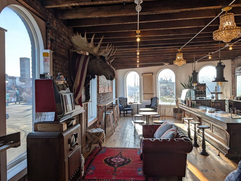 Lucky Detroit Coffee & Espresso, Detroit