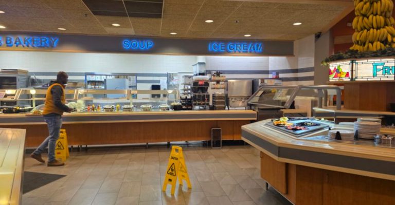 15 Minnesota All-You-Can-Eat Buffets Where Hotdish And Comfort Classics Rule The Table