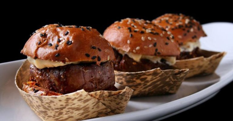 15 Retro Illinois Fast-Food Sandwiches That Deserve A Comeback Immediately