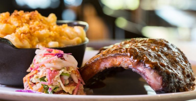 15 Texas Christmas Dinner Spots Where The Holiday Plates Never Miss