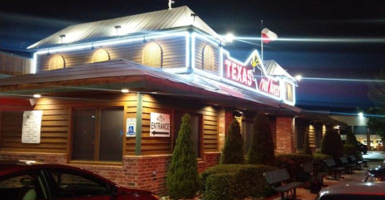 15 Texas Roadhouse Order Fails That Cost You Flavor