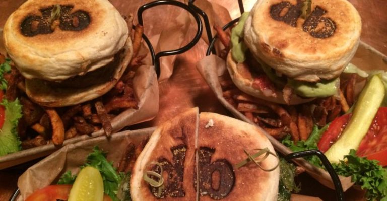 16 Burger Places In Arizona That Serve Flavor Fast Food Can’t Match