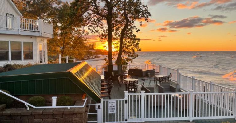 16 Scenic Dining Spots In Ohio You’ll Maybe Try To Forget But Won’t Be Able To