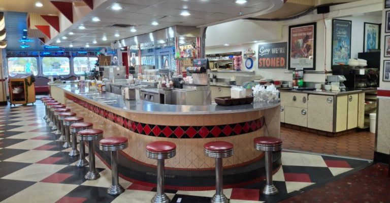 17 Arizona Restaurants That Feel Like A Step Back In Time