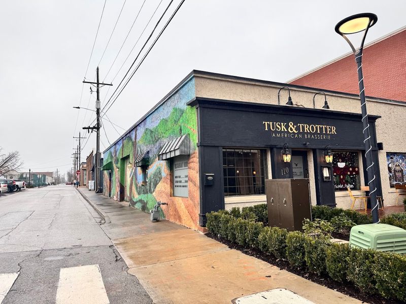 Tusk & Trotter, Bentonville