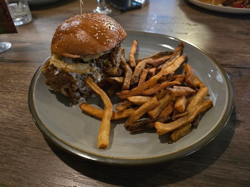 Happy Hour Deals That Actually Deliver