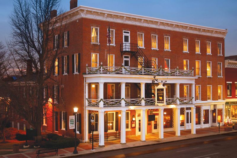 The Golden Lamb Restaurant & Hotel