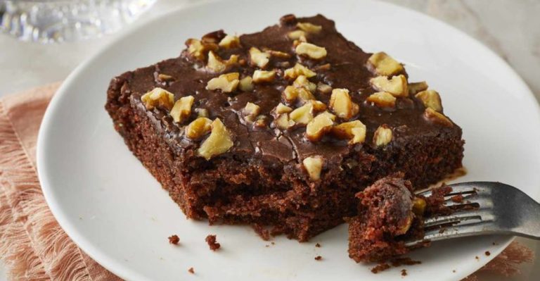 20 Sheet Cakes That Always Get More Compliments Than Layer Cakes