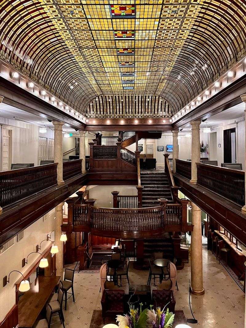 A Lobby That Stops You Mid-Sentence