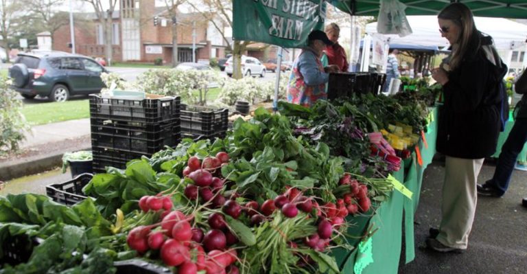 21 Best Farmers Markets In Oregon And What To Eat AT Each One