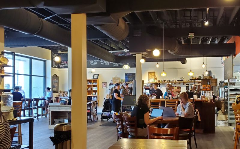 222 Artisan Bakery & Cafe - Edwardsville