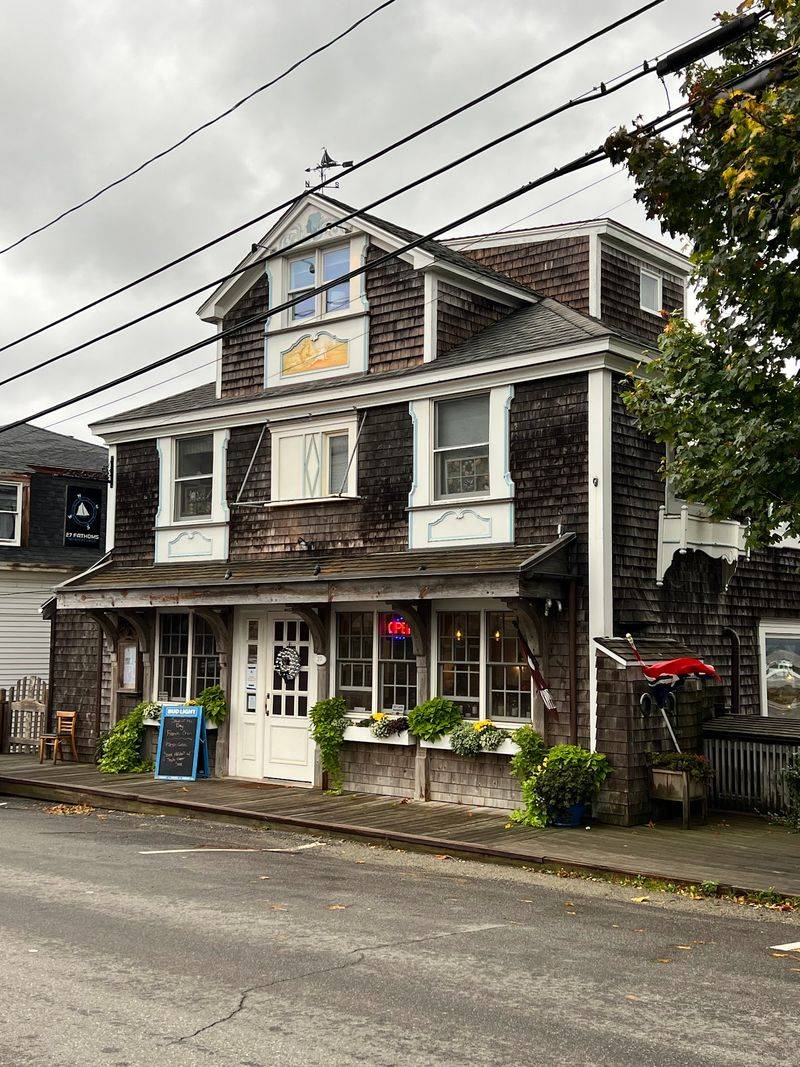 27 Fathoms Waterfront Grille, Stonington