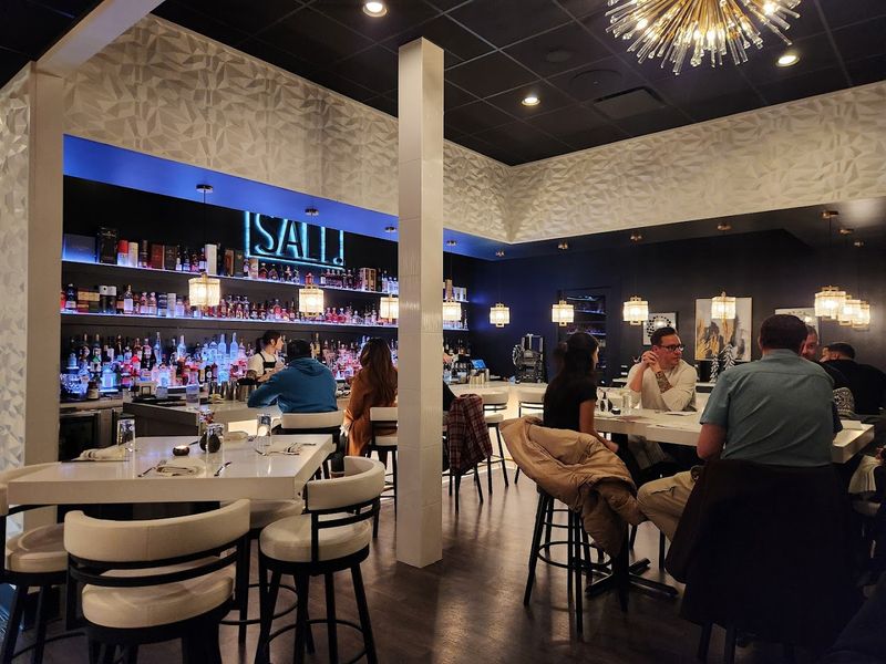 SALT. – 6860 Spring Creek Rd, Rockford, IL 61114