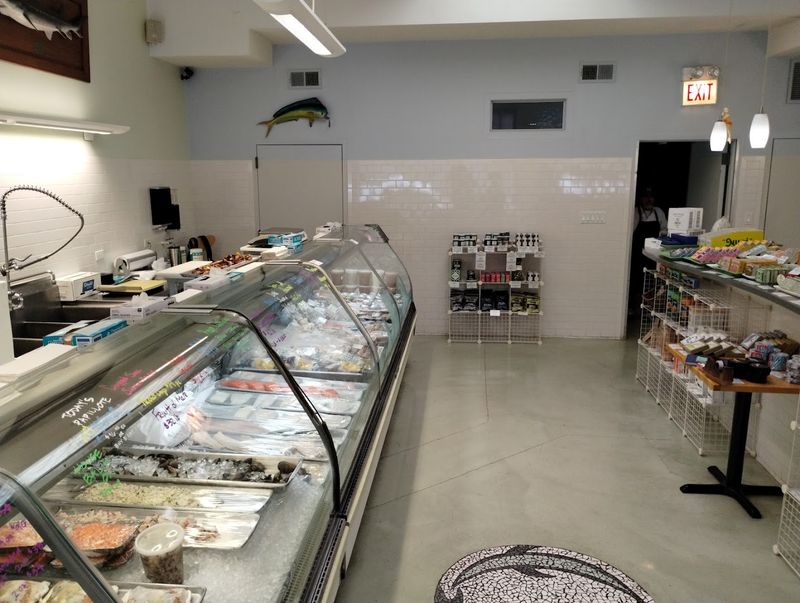 The Fish Guy Market & Grill - 4423 N Elston Ave