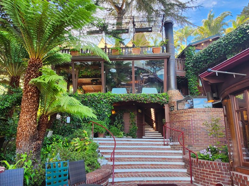 5. Shadowbrook Restaurant 