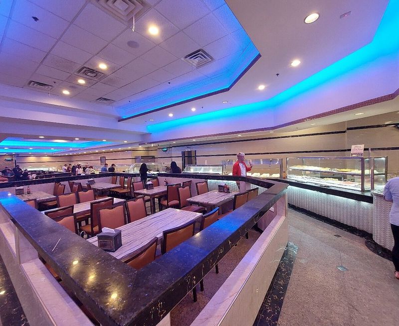 King Buffet (Koreatown) - Budget-Friendly but Inconsistent