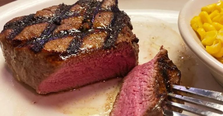 5 Illinois Chains Serving Forgettable Steaks & 5 That Get It Just Right