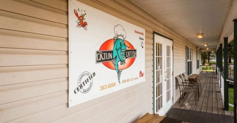 5 Louisiana Seafood Buffets That’ll Reel You In With Every Bite