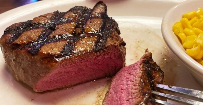 5 Texas Steakhouse Chains That Just Don’t Cut It & 5 That Absolutely Do