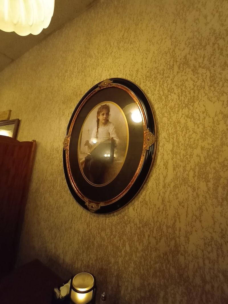 6. Signatures Supper Club