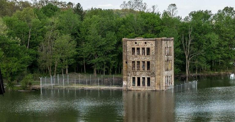 6 Abandoned Spots In Arkansas For Your Next Road Trip
