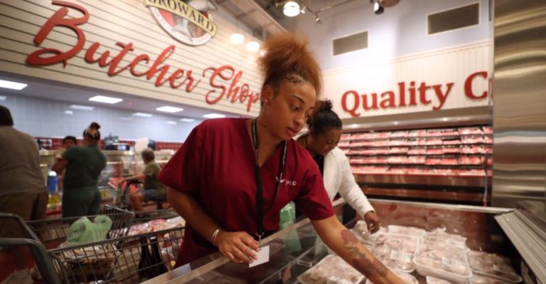 6 Florida Grocery Stores Where The Meat Counter Is Always A Cut Above