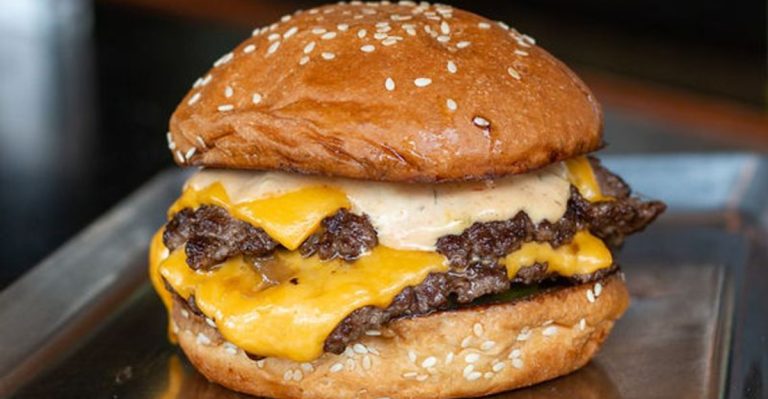 6 Illinois Burger Joints Where The Sizzle Hits You Before The Sign Does