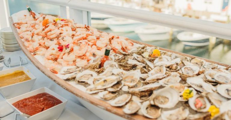 6 Massachusetts Seafood Buffets Where You Can Eat All You Want And Taste New England Tradition