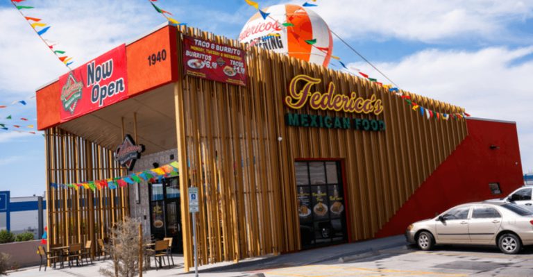 7 Arizona Dining Spots Locals Avoid & 7 You’ll Want To Visit