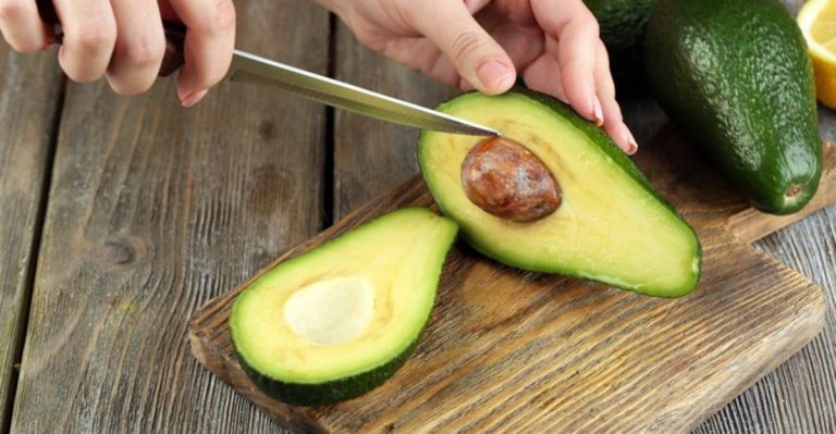 7 Big Mistakes Everyone Makes When They Get Avocados
