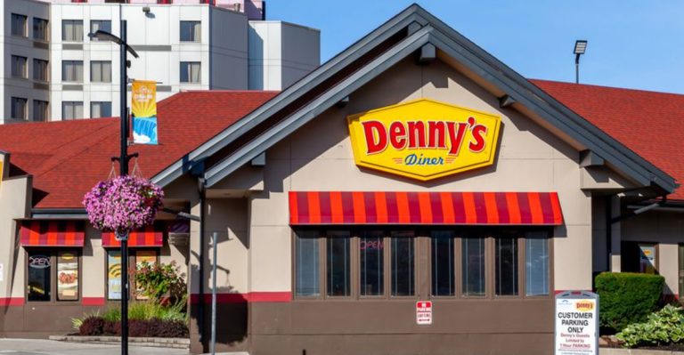 7 Breakfast Chains Where Omelets Are The Star Of The Menu