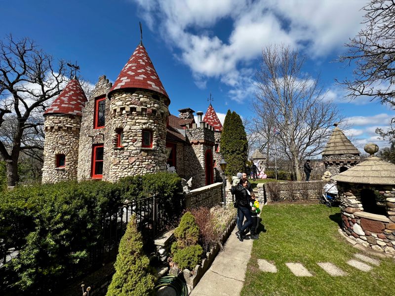 Bettendorf Castle – Fox River Grove