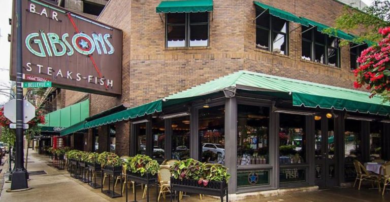 7 Illinois Steakhouses Locals Wouldn’t Visit Again & 7 Tourists Love