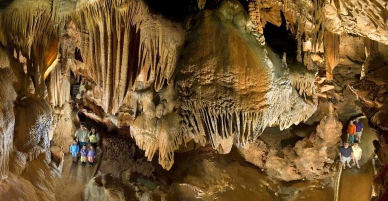 7 Kentucky Caves Locals Visit On Weekend Adventures