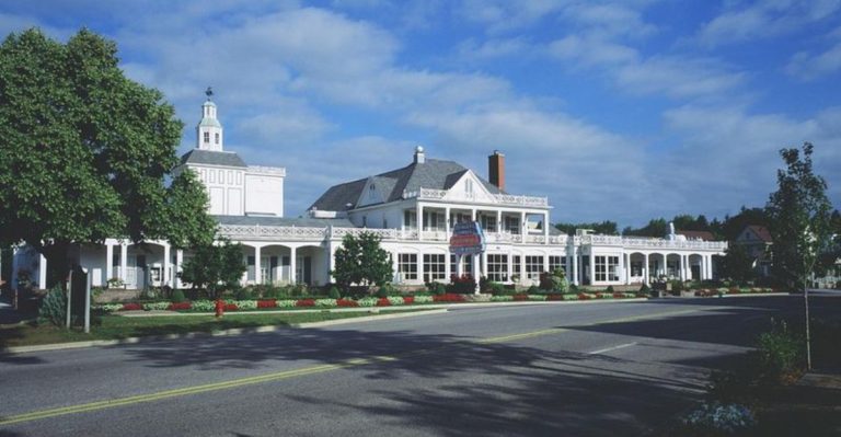 7 Michigan Fish Fry Spots That Stick To Tradition And 7 That Reinvent Friday Nights