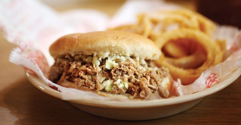 7 North Carolina BBQ Styles That Outsiders Always Confuse (And Why It Matters)