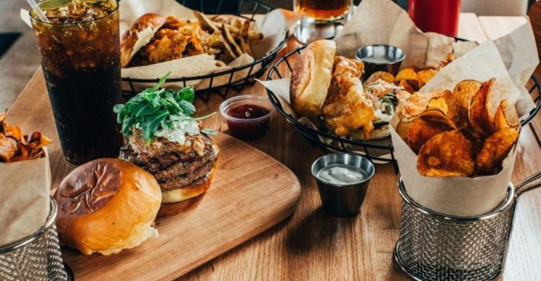 7 North Carolina Burger Chains That Locals Say Serve Beef Worth Going Out Of The Way For