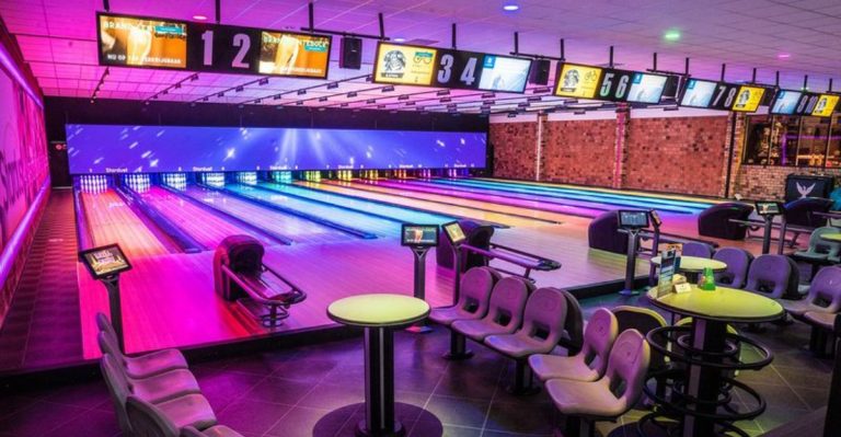 7 Old-School Bowling Alleys In Ohio That Are Gone (And 5 That Still Stand)