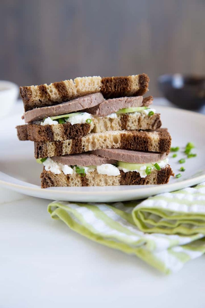 Liverwurst On Rye: A Nostalgic Nightmare