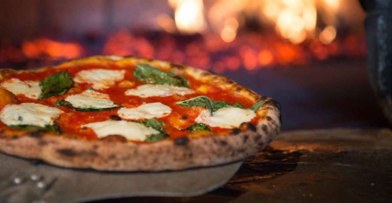 7 Oregon Pizza Places That Locals Swear Beat The National Chains Every Time