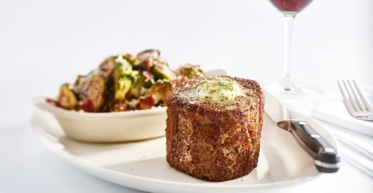 7 Tennessee Steakhouses Tourists Line Up For & 6 That Locals Say Truly Shine