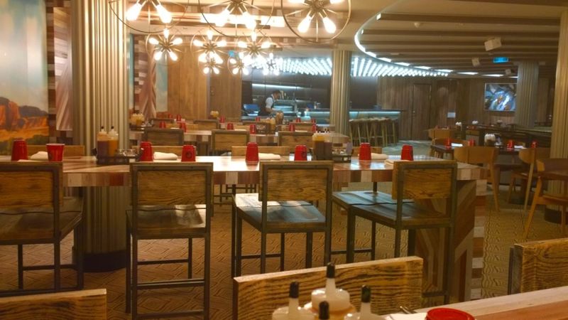 Longhorn Steakhouse (Locals Avoid)