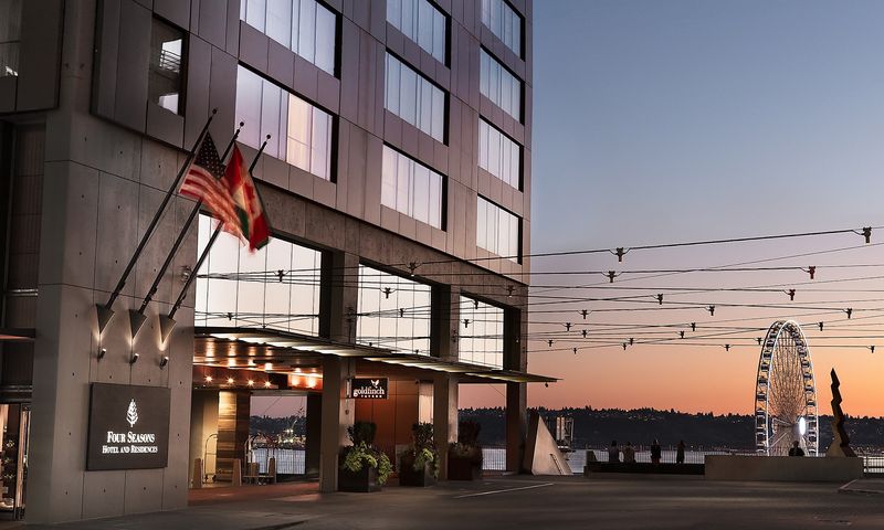 8. Goldfinch Tavern - Seattle, Washington