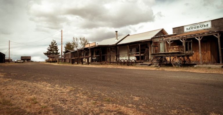8 Abandoned Ghost Towns In Missouri That History Buffs Love To Explore