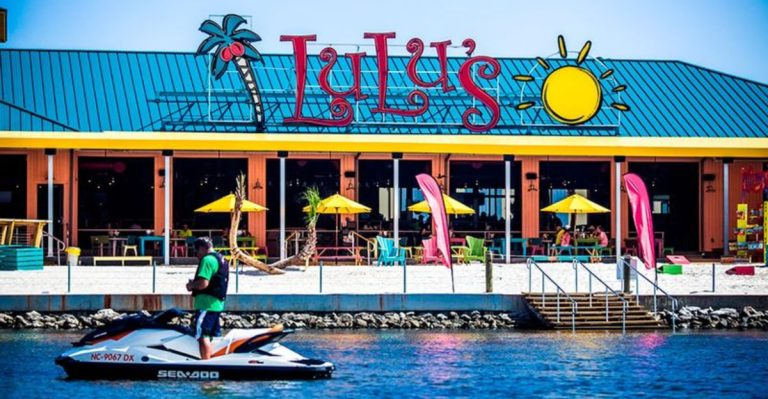 8 Alabama Waterfront Restaurants Where Southern Comfort Comes With A Cooling Sea Breeze